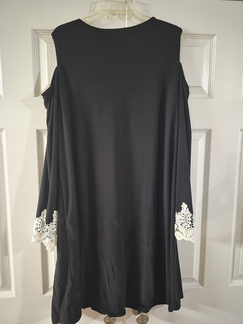 Coldwater Creek Black Cold-Shoulder Midi Dress with White Lace Cuffs - Picture 4 of 4